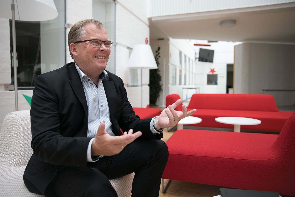 Mads Skytte har arbejdet i forsikringsbranchen i mere end 20 år. I dag er han forsikringschef i Tryg Industri, der har hovedsæde i Ballerup. Foto: Jan Klint Poulsen.
