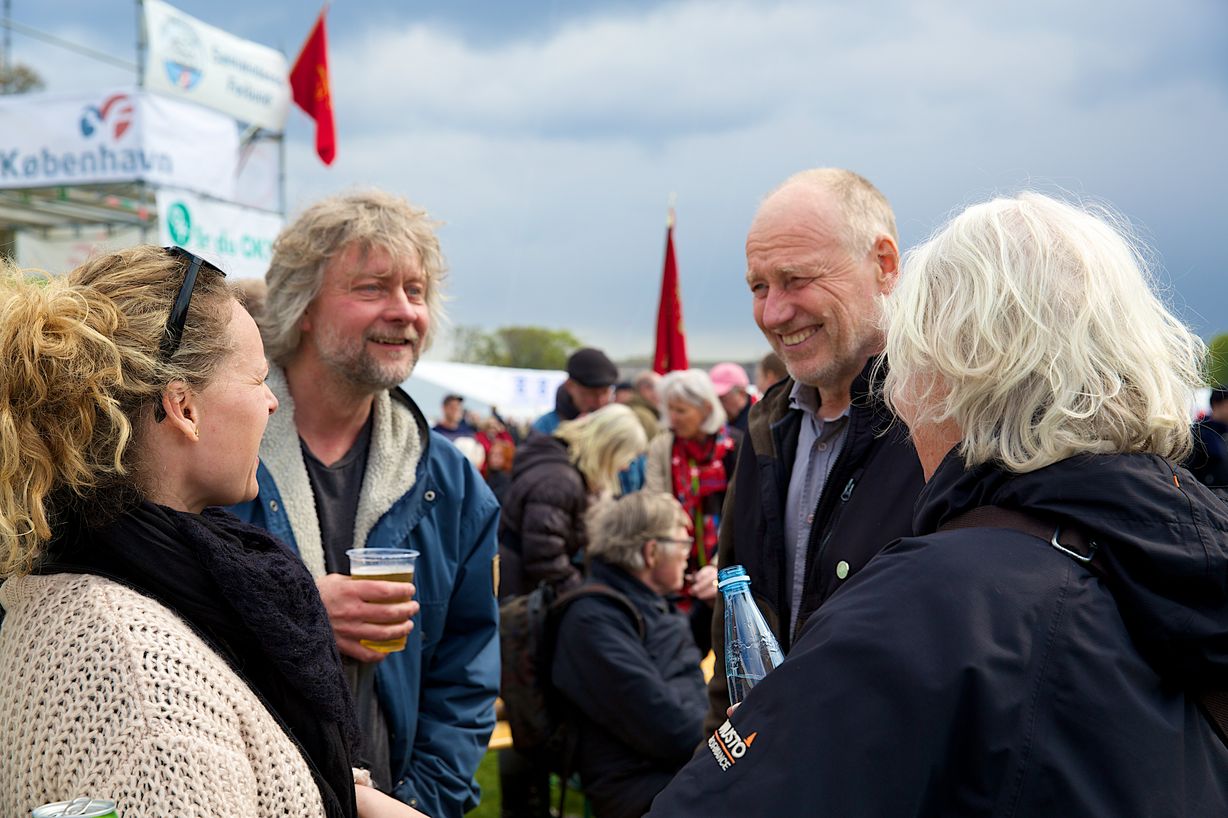 Der blev talt og hygget på kryds og på tværs, da KLF'erne mødtes i Fælledparken 1. maj. Foto: Jan Klint Der blev talt og hygget på kryds og på tværs, da KLF'erne mødtes i Fælledparken 1. maj. Foto: Jan Klint