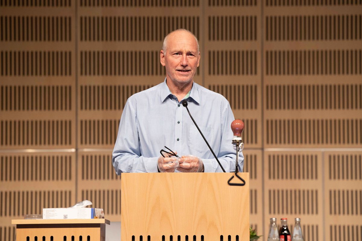 Formand Lars Sørensen på talerstolen. Foto: Berit Jørgensen