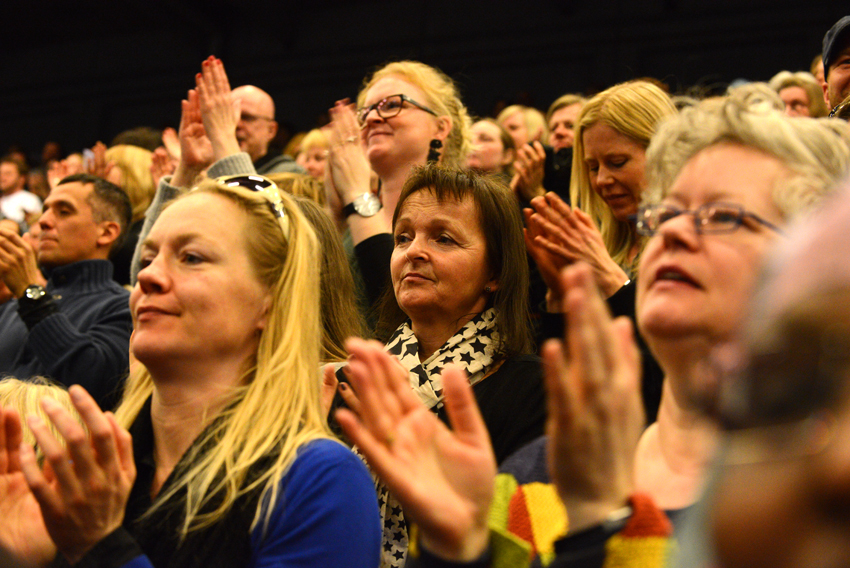 Taget på Valbyhallen løftede sig